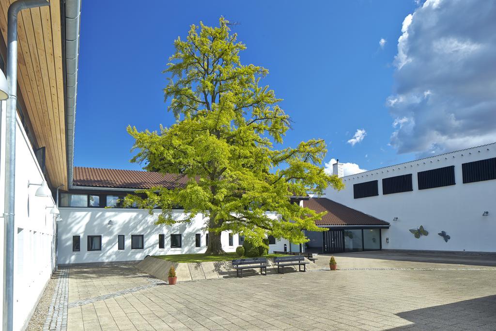 Vilvorde Kursuscenter Hotel Charlottenlund Exterior photo